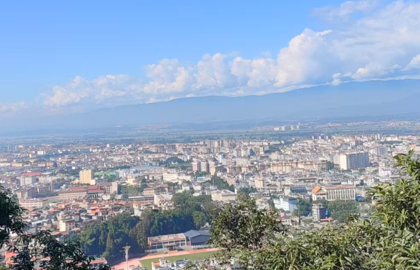 兩會(huì)｜超大規(guī)模智算集群的“用”與“效”，曙光給出答案